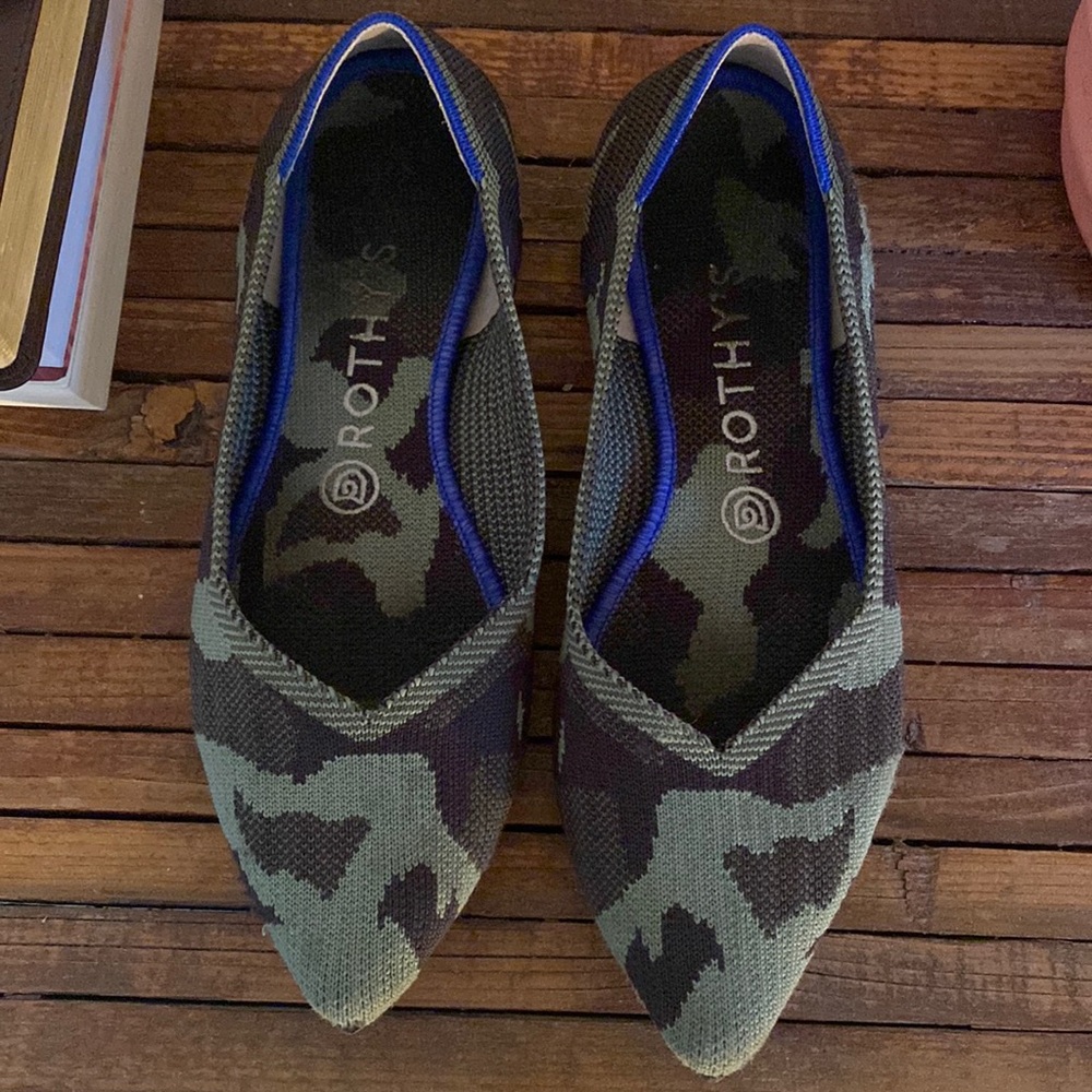 Worn and loved, fair shape Camouflage Rothy’s—